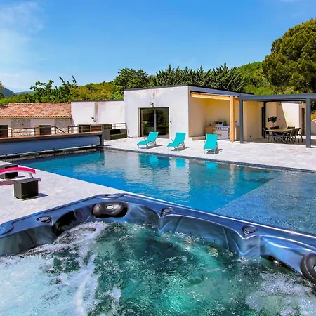 Сasa de vacaciones Impresionante Casa En